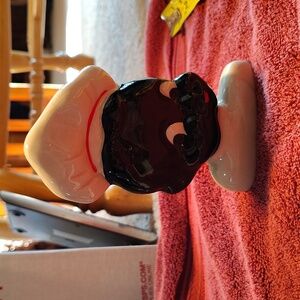 Americana black vase hhard find